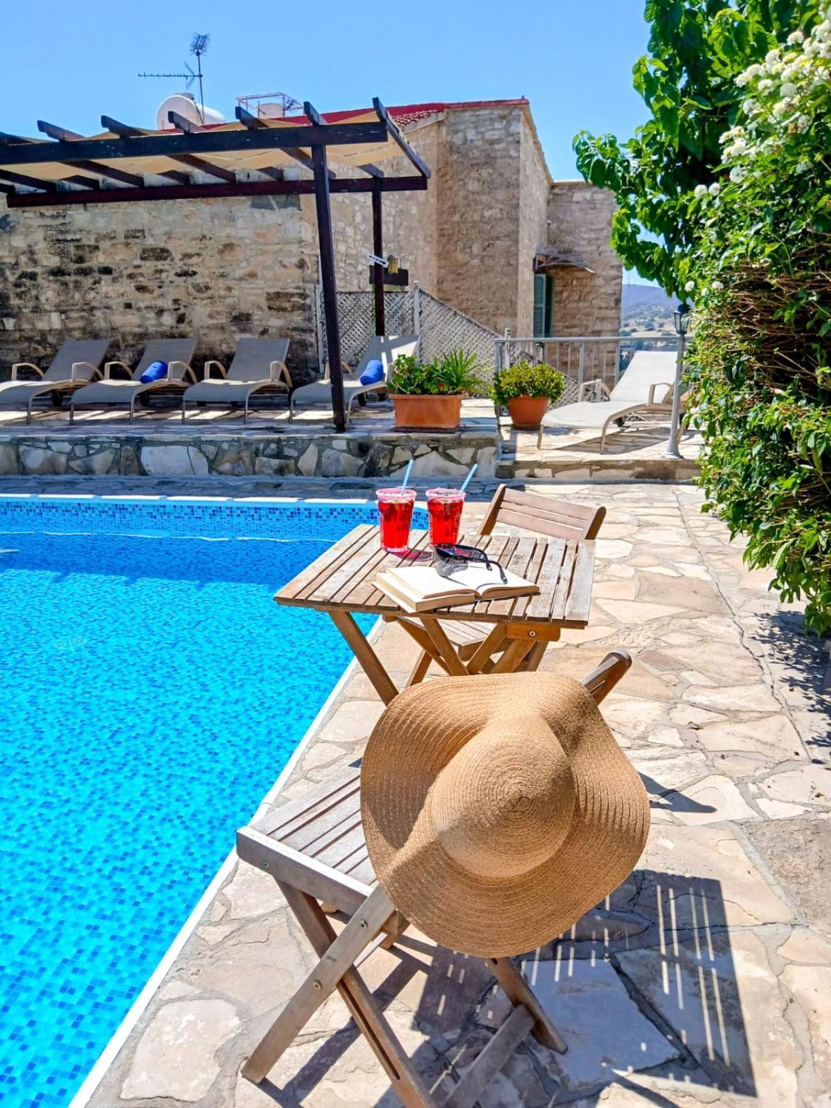 Athena'S Pool Oasis Lägenhet Skarinou Exteriör bild